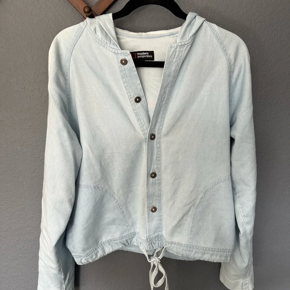 Trendy Lord & Taylor Light Weight ButtonUp Denim Jacket With Hoodie and Pockets‎